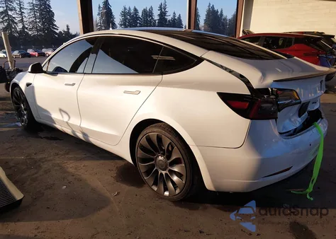 2022 Tesla Model 3 Performance Dual Motor All-Wheel Drive z USA, uszkodzony, nr VIN 5YJ3E1EC9NF263765